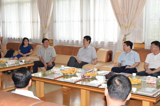 ��31��(g��)�̎���(ji��)��(l��i)�R֮�H���^�����f(xi��)����ϯ�Θs��ͬ־���(du��)����Уο��(w��n)����